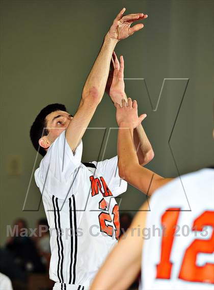 Thumbnail 1 in Bellevue vs. Beverly Hills (MaxPreps Holiday Classic) photogallery.