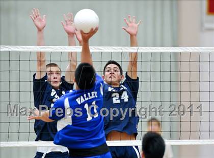 Thumbnail 3 in Vista del Lago vs. Valley (CIF SJS D2 Final) photogallery.