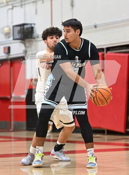 Thumbnail 1 in South Hills vs. Villa Park (Artesia Hoopsgiving Tournament) photogallery.