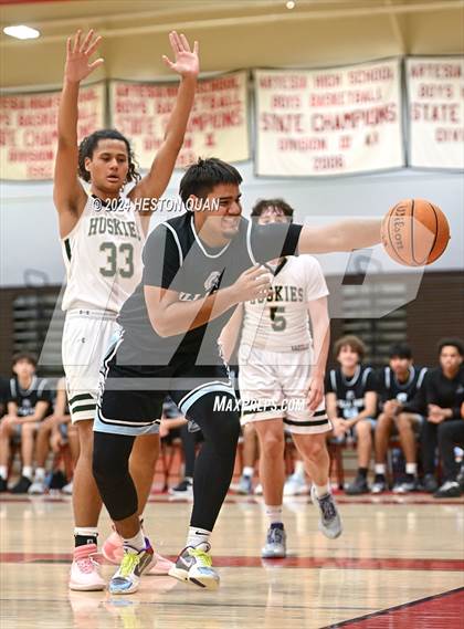 Thumbnail 3 in South Hills vs. Villa Park (Artesia Hoopsgiving Tournament) photogallery.