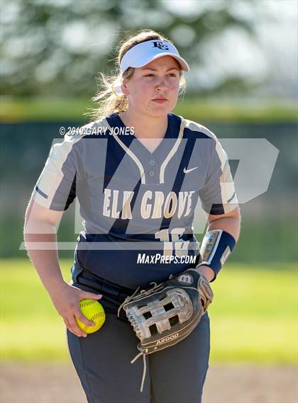 Thumbnail 3 in Elk Grove @ Whitney photogallery.