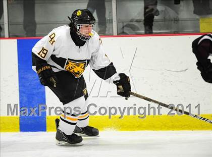 Thumbnail 2 in Farmington vs. Hand (CIAC Division 2 First Round) photogallery.