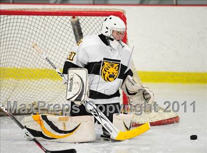 Thumbnail 1 in Farmington vs. Hand (CIAC Division 2 First Round) photogallery.