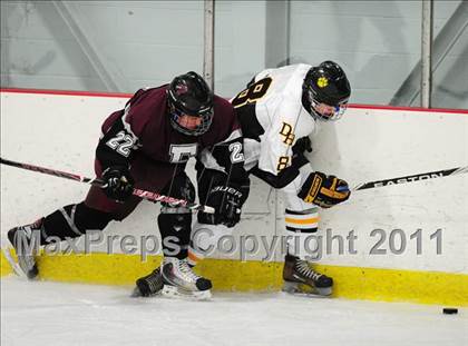 Thumbnail 2 in Farmington vs. Hand (CIAC Division 2 First Round) photogallery.