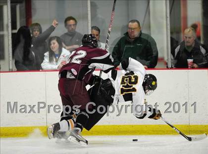 Thumbnail 1 in Farmington vs. Hand (CIAC Division 2 First Round) photogallery.