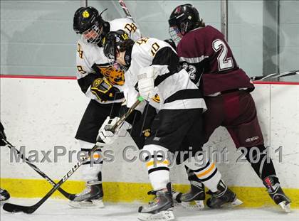 Thumbnail 3 in Farmington vs. Hand (CIAC Division 2 First Round) photogallery.
