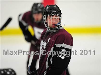 Thumbnail 1 in Farmington vs. Hand (CIAC Division 2 First Round) photogallery.
