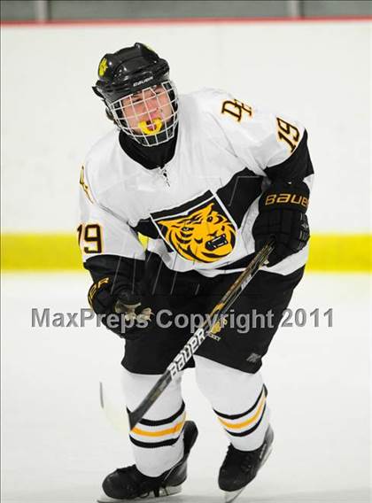 Thumbnail 3 in Farmington vs. Hand (CIAC Division 2 First Round) photogallery.