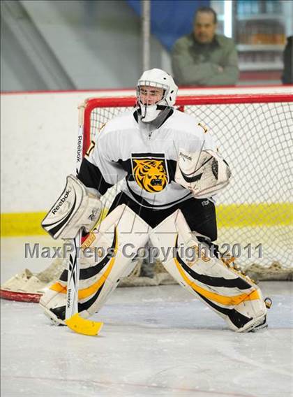 Thumbnail 1 in Farmington vs. Hand (CIAC Division 2 First Round) photogallery.