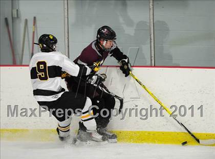 Thumbnail 3 in Farmington vs. Hand (CIAC Division 2 First Round) photogallery.