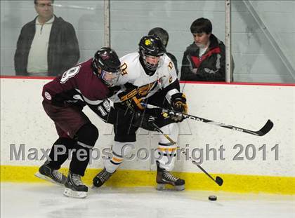 Thumbnail 2 in Farmington vs. Hand (CIAC Division 2 First Round) photogallery.