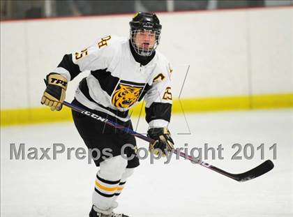 Thumbnail 3 in Farmington vs. Hand (CIAC Division 2 First Round) photogallery.
