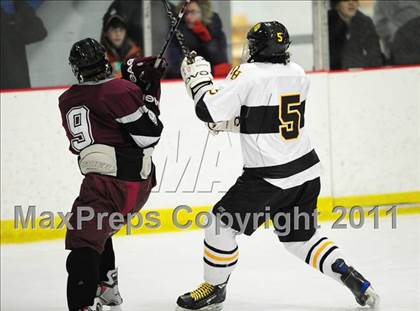 Thumbnail 1 in Farmington vs. Hand (CIAC Division 2 First Round) photogallery.