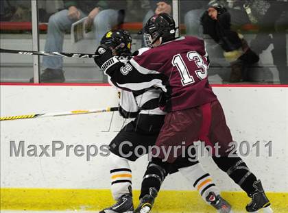 Thumbnail 2 in Farmington vs. Hand (CIAC Division 2 First Round) photogallery.