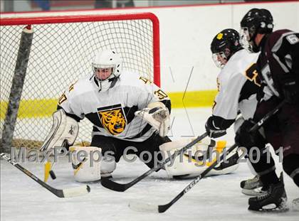 Thumbnail 1 in Farmington vs. Hand (CIAC Division 2 First Round) photogallery.