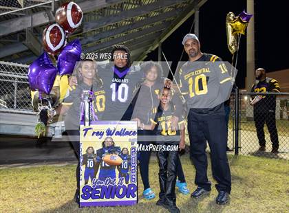 Thumbnail 1 in DeSoto Central (Senior Night) photogallery.