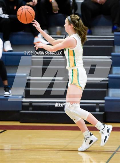 Thumbnail 2 in West Linn vs Desert Vista (Nike Tournament of Champions) photogallery.