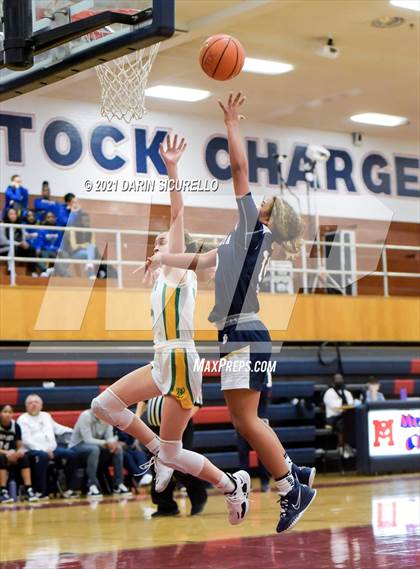 Thumbnail 3 in West Linn vs Desert Vista (Nike Tournament of Champions) photogallery.