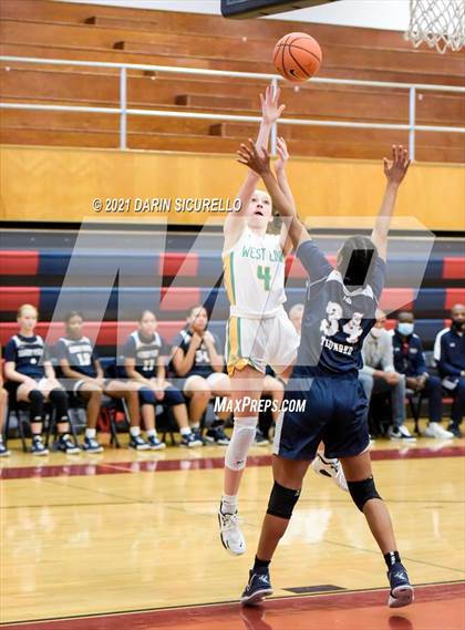 Thumbnail 2 in West Linn vs Desert Vista (Nike Tournament of Champions) photogallery.