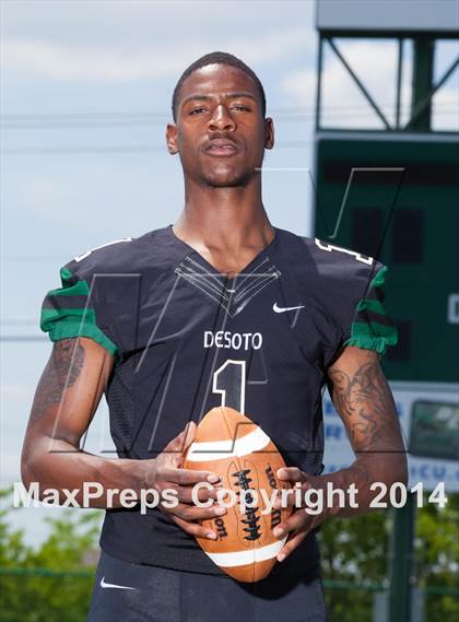 Thumbnail 2 in DeSoto (2014 Preseason Top 25 Photo Shoot)  photogallery.