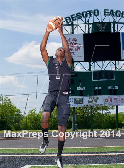 Thumbnail 3 in DeSoto (2014 Preseason Top 25 Photo Shoot)  photogallery.