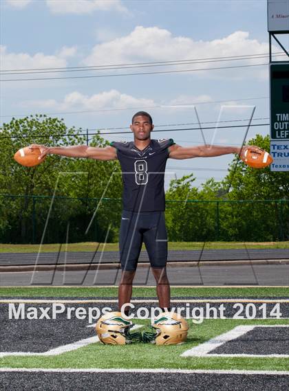 Thumbnail 1 in DeSoto (2014 Preseason Top 25 Photo Shoot)  photogallery.