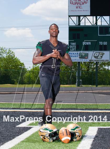 Thumbnail 3 in DeSoto (2014 Preseason Top 25 Photo Shoot)  photogallery.