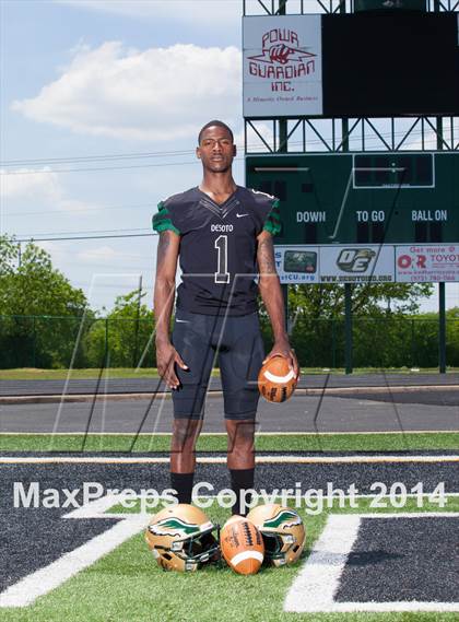 Thumbnail 1 in DeSoto (2014 Preseason Top 25 Photo Shoot)  photogallery.