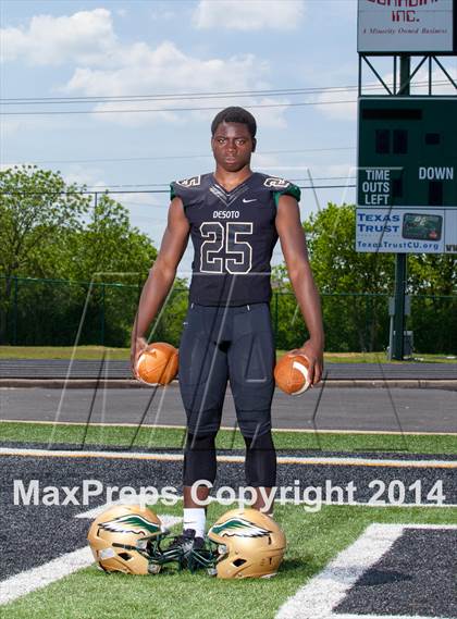 Thumbnail 1 in DeSoto (2014 Preseason Top 25 Photo Shoot)  photogallery.