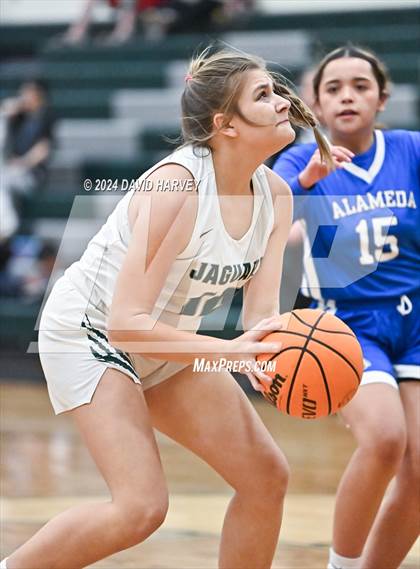 Thumbnail 3 in Alameda vs D'Evelyn photogallery.