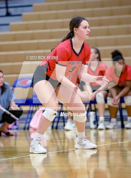 Thumbnail 3 in Oak Ridge vs Grand Oaks photogallery.