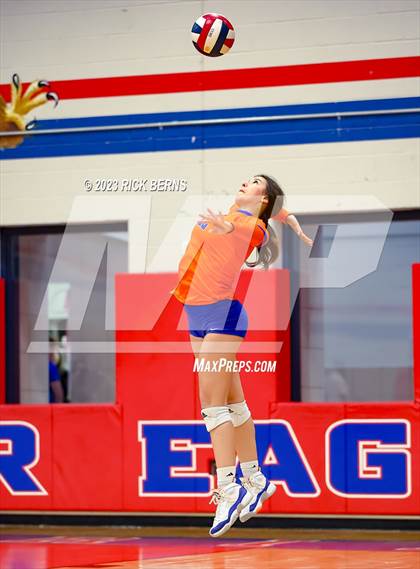Thumbnail 1 in Oak Ridge vs Grand Oaks photogallery.