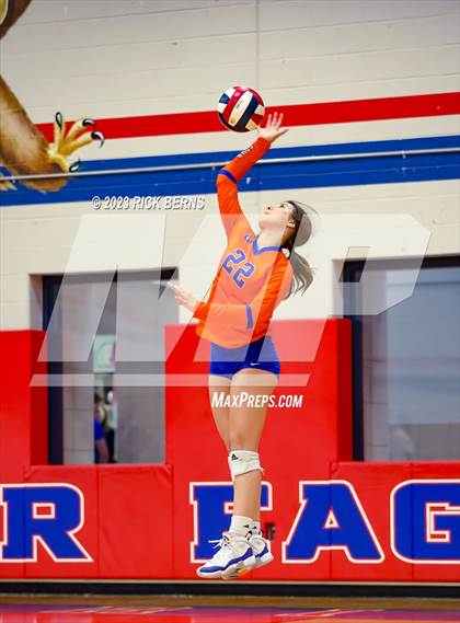 Thumbnail 2 in Oak Ridge vs Grand Oaks photogallery.