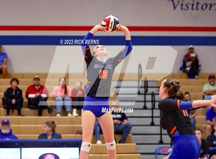 Thumbnail 1 in Oak Ridge vs Grand Oaks photogallery.