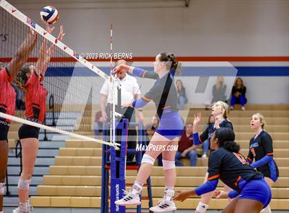 Thumbnail 2 in Oak Ridge vs Grand Oaks photogallery.
