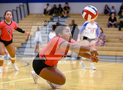 Thumbnail 1 in Oak Ridge vs Grand Oaks photogallery.
