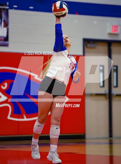 Thumbnail 1 in Oak Ridge vs Grand Oaks photogallery.