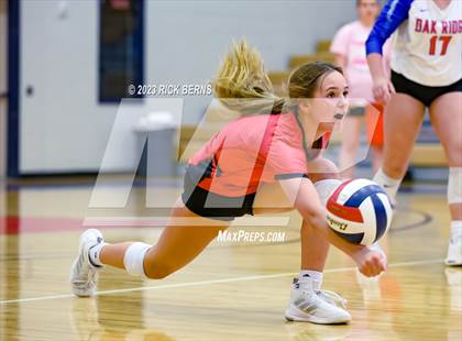 Thumbnail 2 in Oak Ridge vs Grand Oaks photogallery.