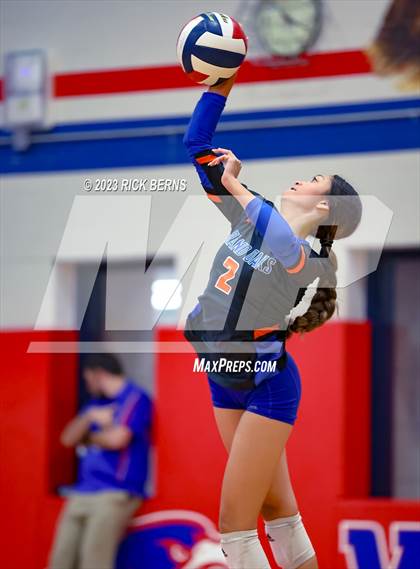 Thumbnail 3 in Oak Ridge vs Grand Oaks photogallery.