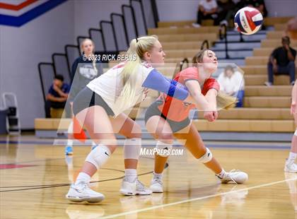 Thumbnail 3 in Oak Ridge vs Grand Oaks photogallery.