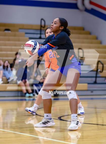 Thumbnail 3 in Oak Ridge vs Grand Oaks photogallery.
