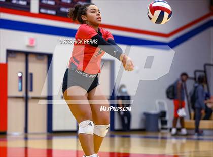Thumbnail 3 in Oak Ridge vs Grand Oaks photogallery.