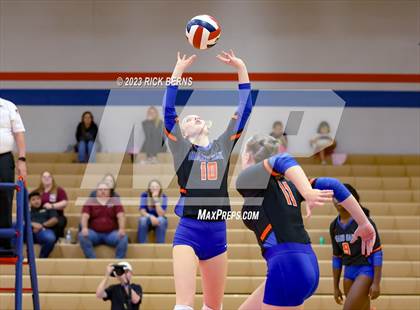 Thumbnail 3 in Oak Ridge vs Grand Oaks photogallery.