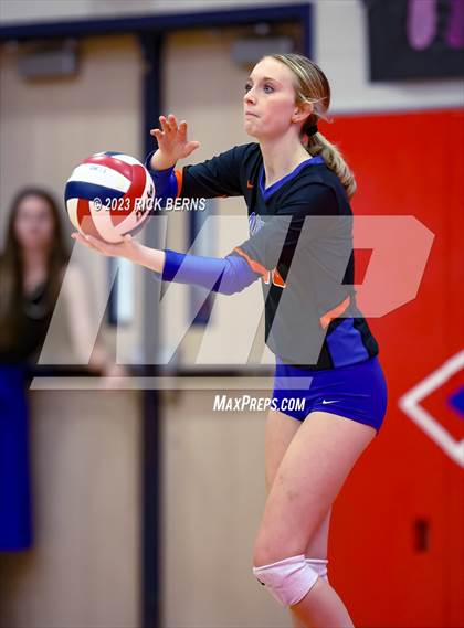 Thumbnail 2 in Oak Ridge vs Grand Oaks photogallery.