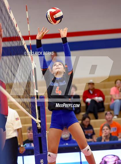 Thumbnail 1 in Oak Ridge vs Grand Oaks photogallery.