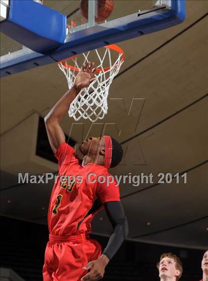 Thumbnail 3 in Windward vs. Orange Lutheran (CIF SS 4AA Final) photogallery.