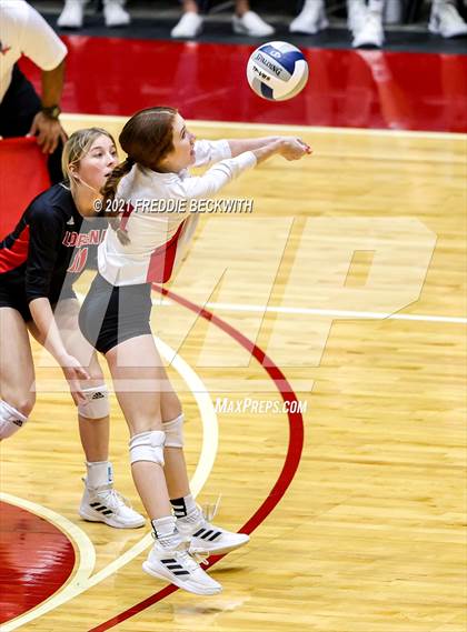 Thumbnail 3 in Lorena vs. Gunter (UIL Volleyball 3A Semi-Finals)  photogallery.