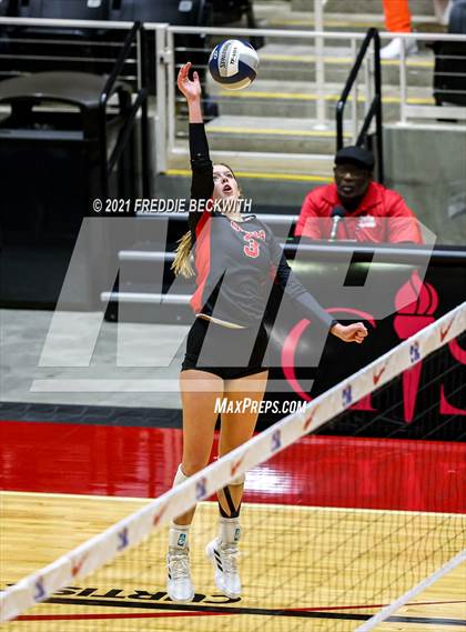 Thumbnail 3 in Lorena vs. Gunter (UIL Volleyball 3A Semi-Finals)  photogallery.
