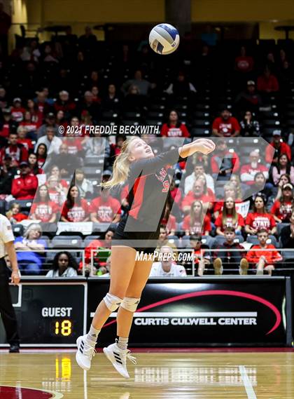 Thumbnail 3 in Lorena vs. Gunter (UIL Volleyball 3A Semi-Finals)  photogallery.