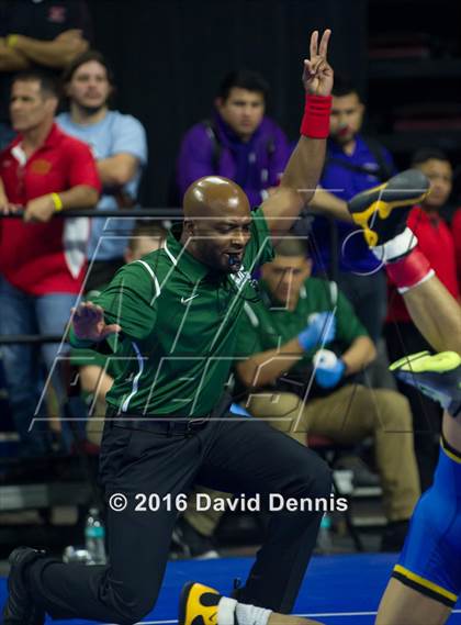 Thumbnail 1 in CIF State Boys Wrestling Championships (Round 2) photogallery.